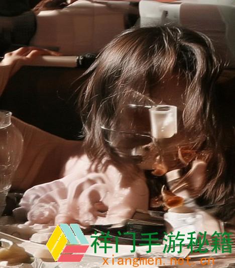 谷露剧场的魅力探秘与艺术之旅：沉溺式体会的奇幻国际