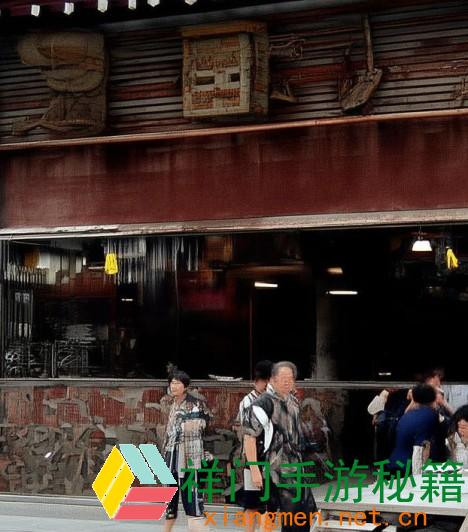 宝宝的小嘴巴愉快地唱着童谣，香甜声响传递温暖与爱